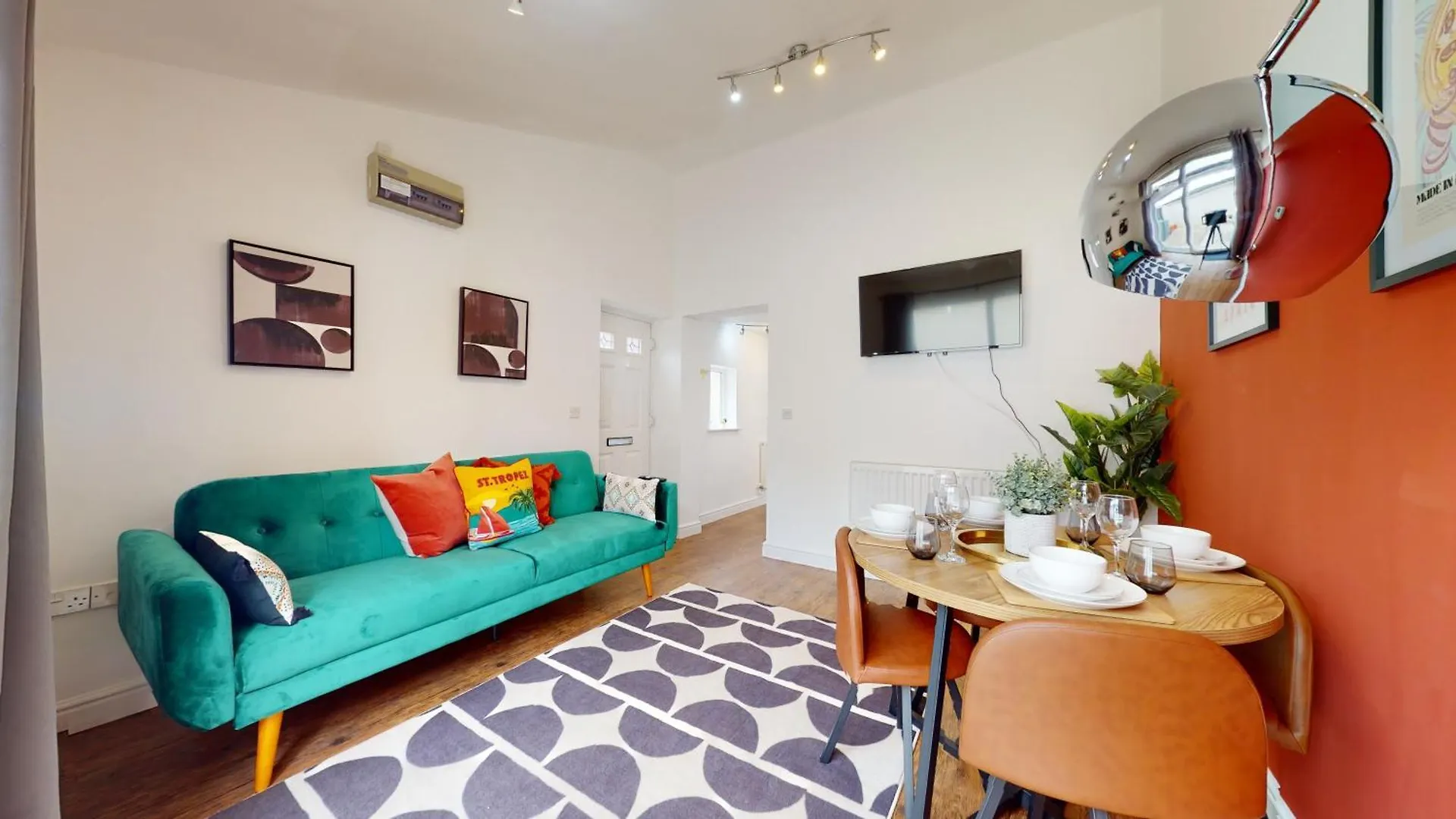 Cosy Cardiff Apartment And Patio