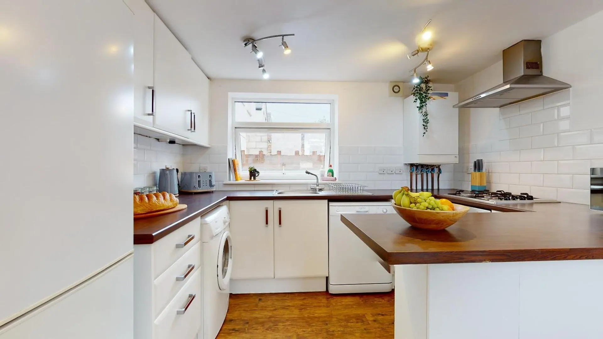Cosy Cardiff Apartment And Patio
