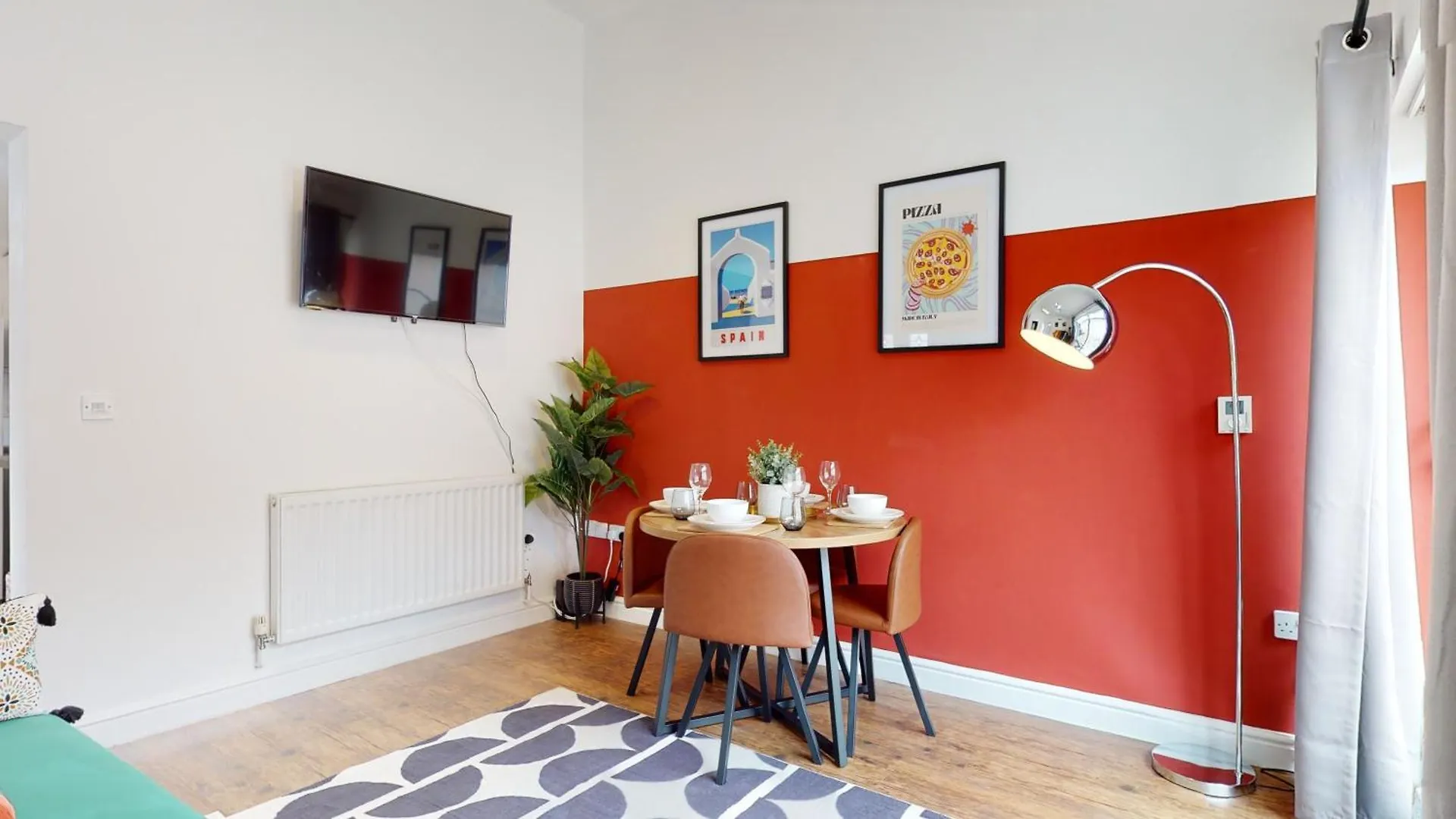 Cosy Cardiff Apartment And Patio